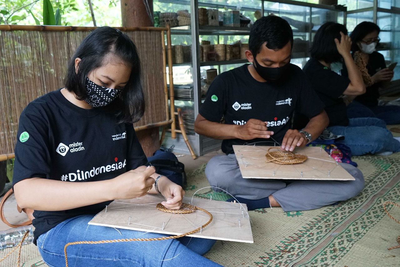 Melihat Keseruan Peserta...