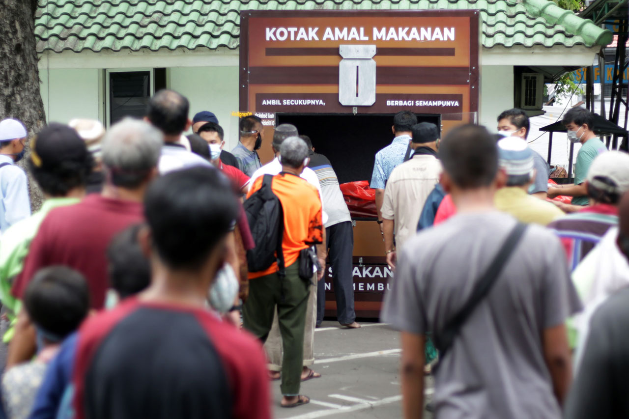 Kotak Amal Makanan Gratis...