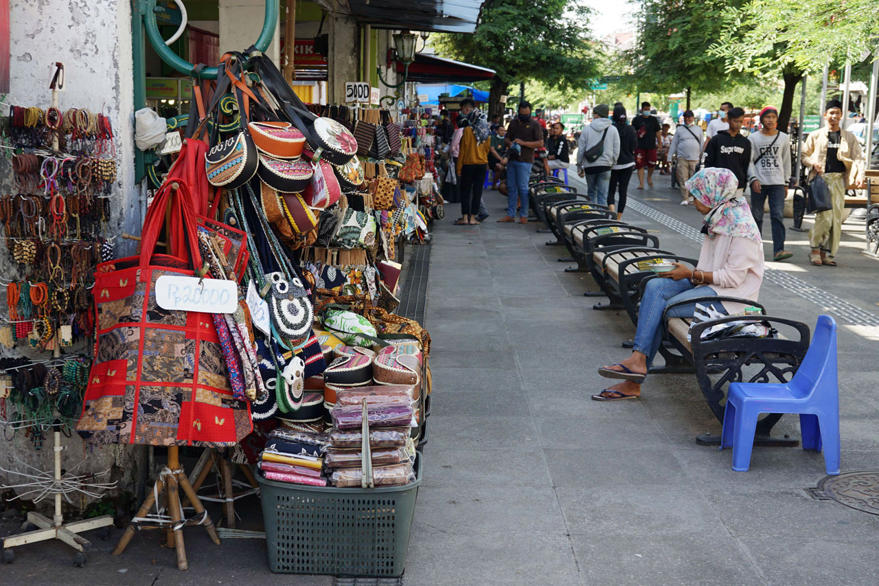 Jalan-Jalan ke Malioboro,...
