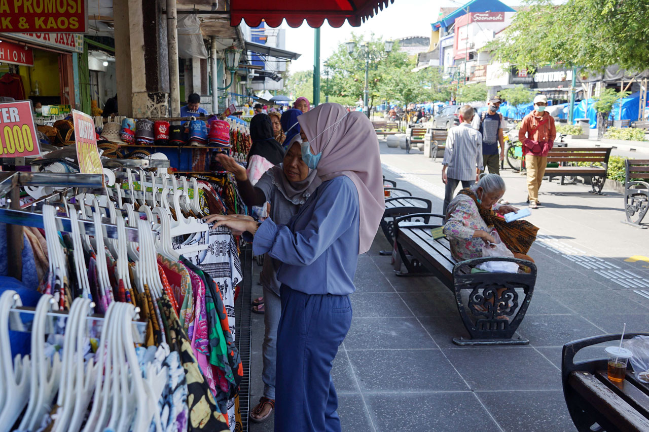 Jalan-Jalan ke Malioboro,...