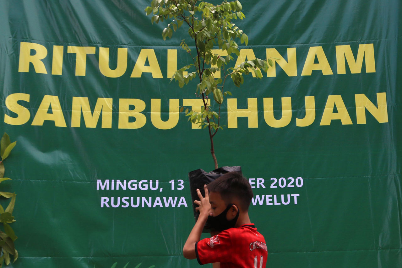 Satpol PP Jatim Gelar...
