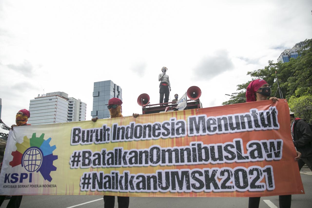 Buruh Kembali Gelar...