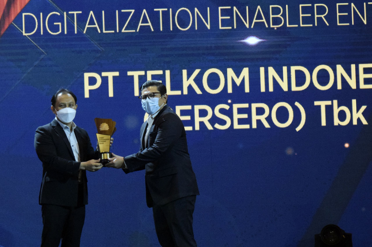 Telkom Raih Penghargaan...
