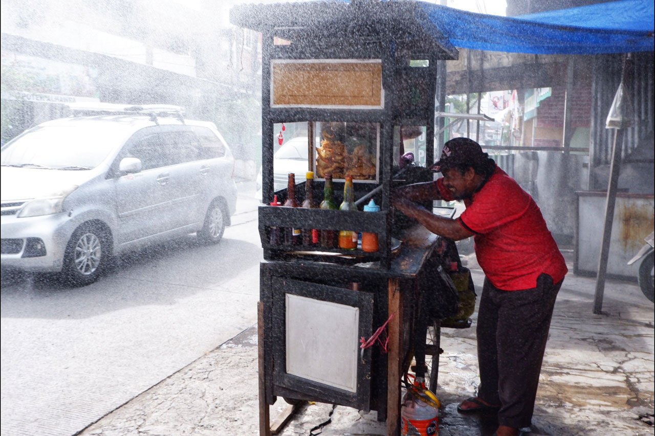 Mobil Gunner Spray Semprotkan...