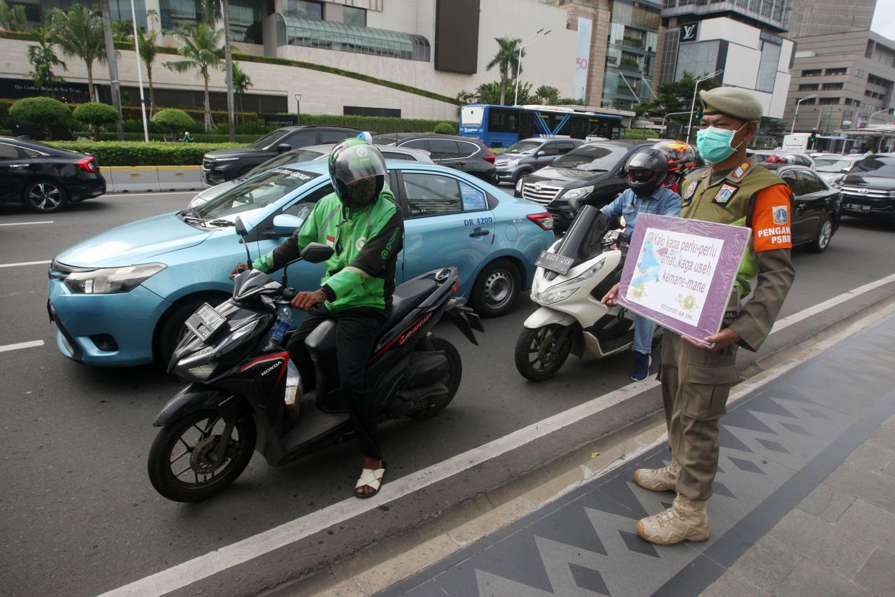 Sat Pol PP Gelar Sosialisasi...