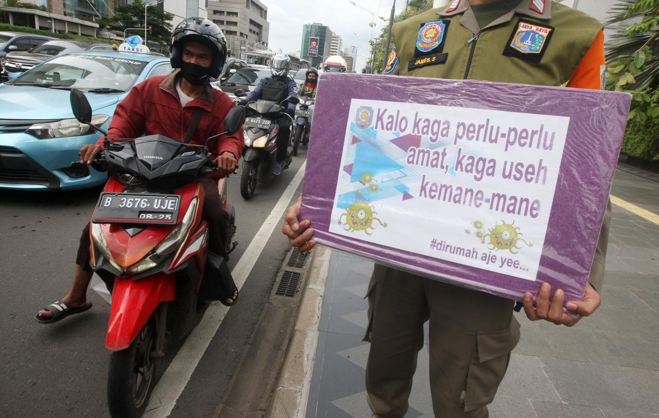 Sat Pol PP Gelar Sosialisasi...