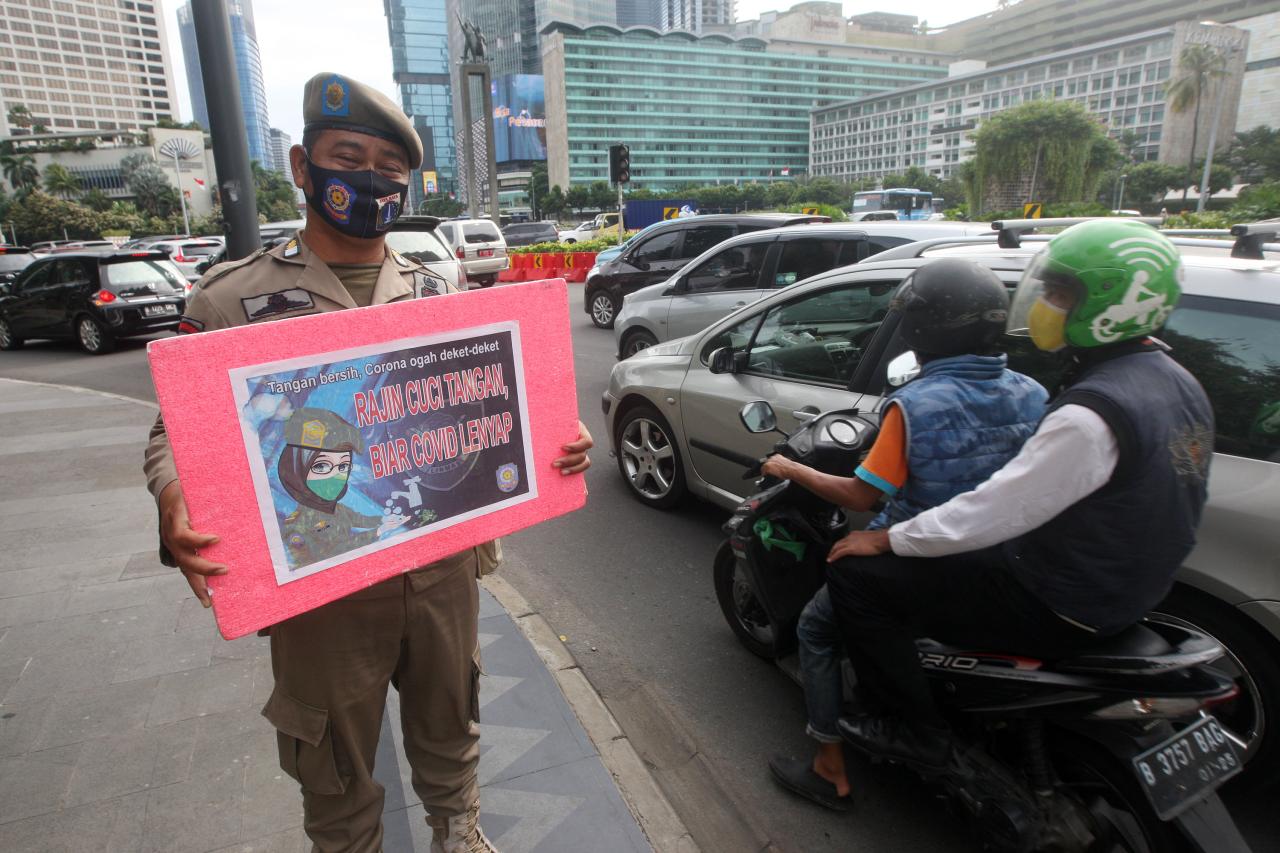 Sat Pol PP Gelar Sosialisasi...