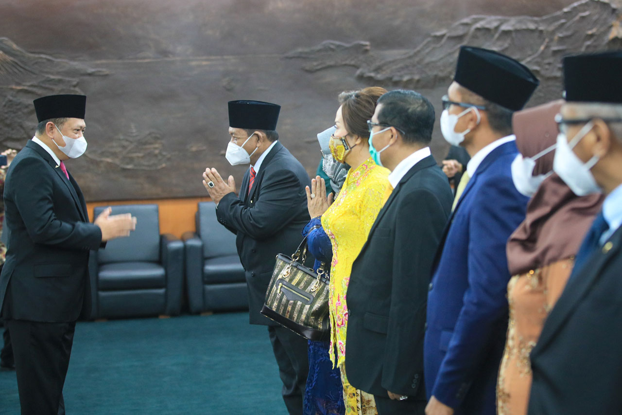Bamsoet Lantik Anggota...