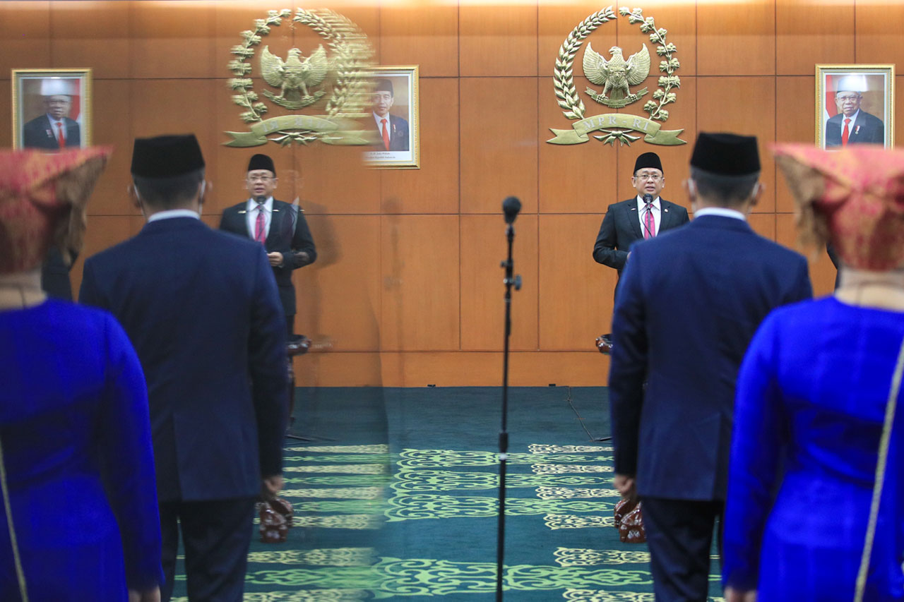 Bamsoet Lantik Anggota...