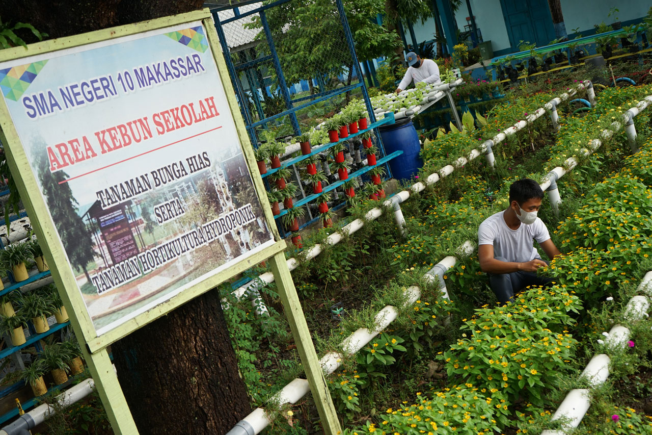 SMA Negeri 10 Makassar...