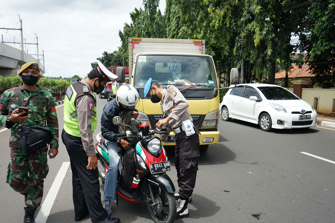 Petugas Gabungan Gelar...