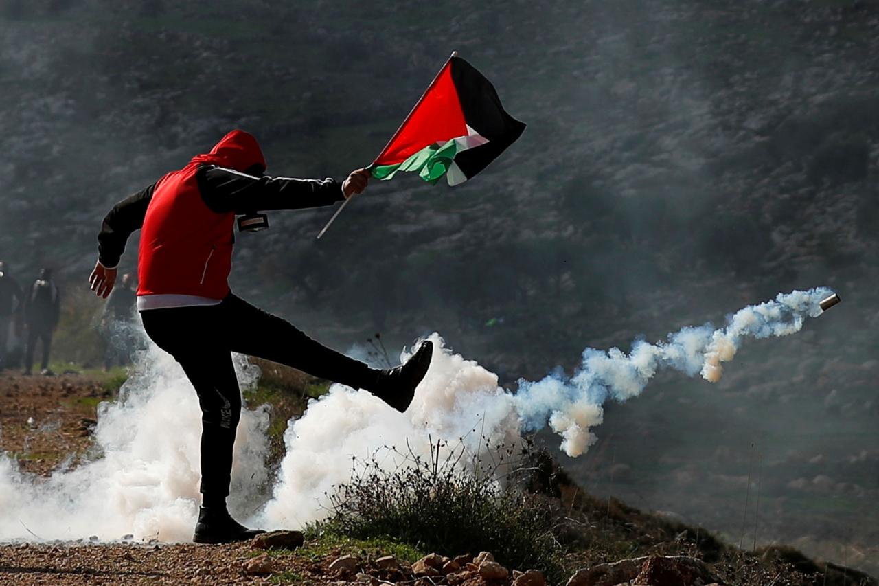 Warga Palestina Protes...