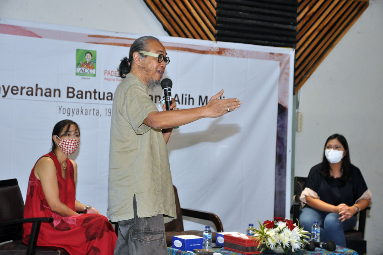 ACC Salurkan Bantuan...