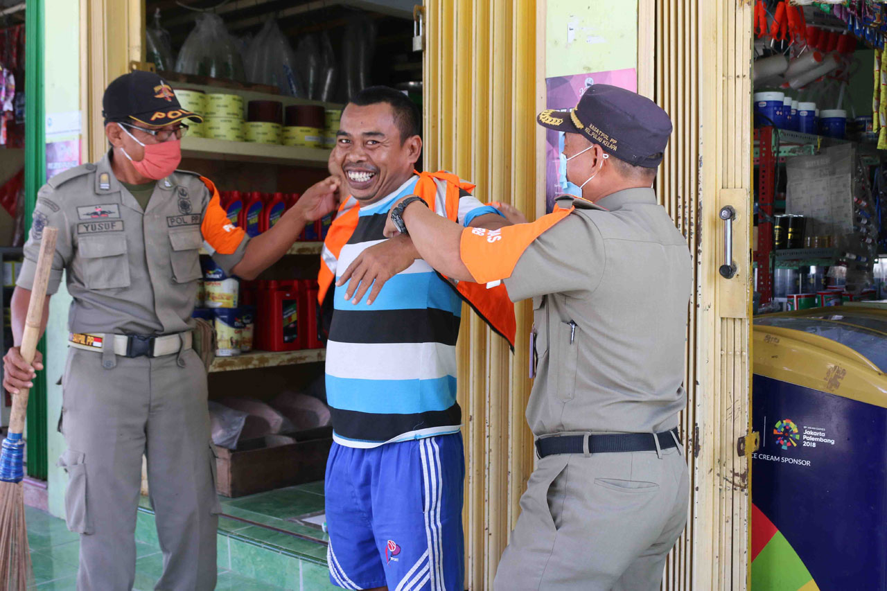 Petugas Gabungan Gelar...
