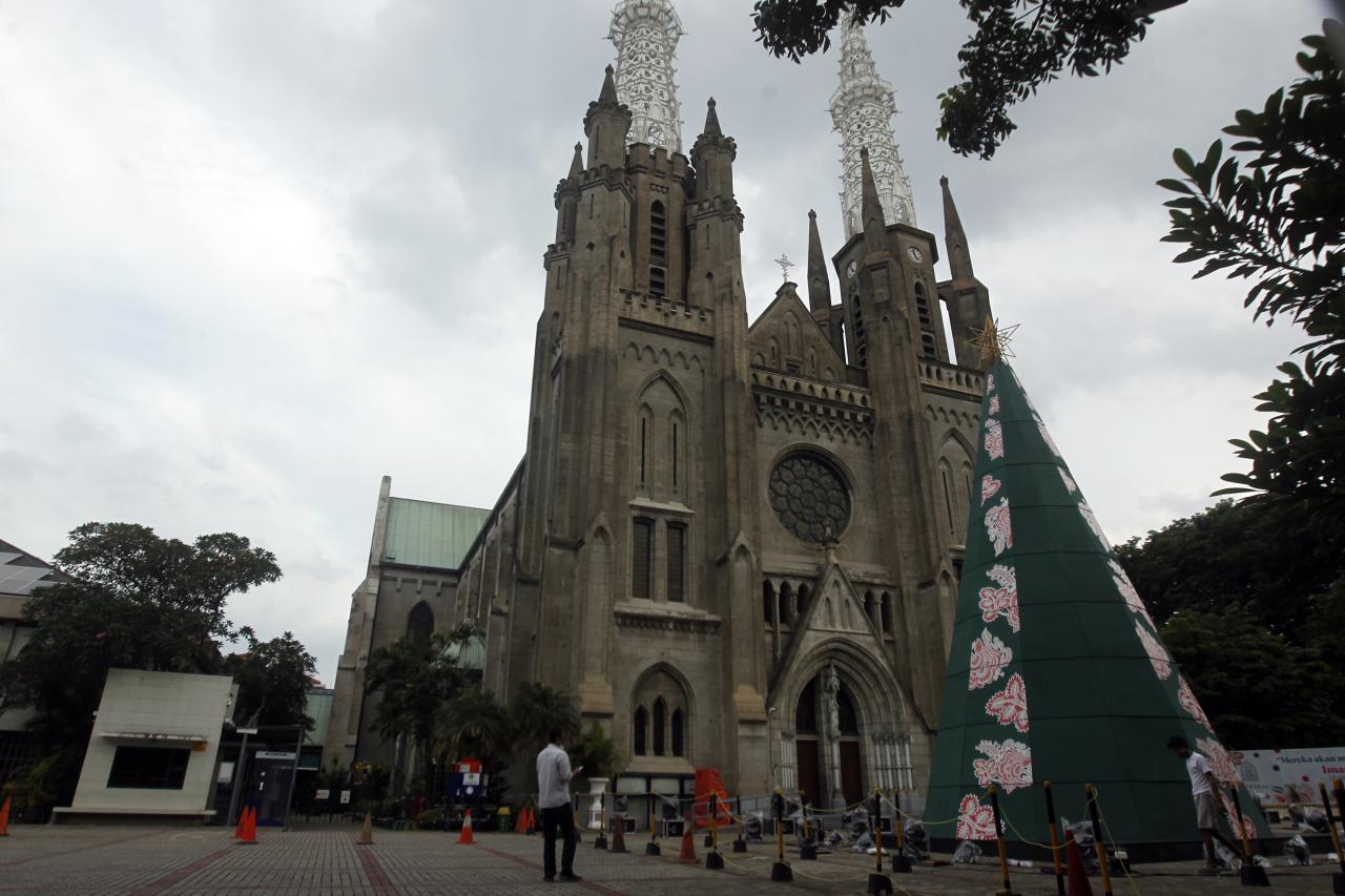 Persiapan Gereja Katedral...