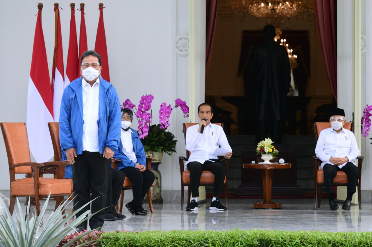 Presiden Jokowi Reshuffle...