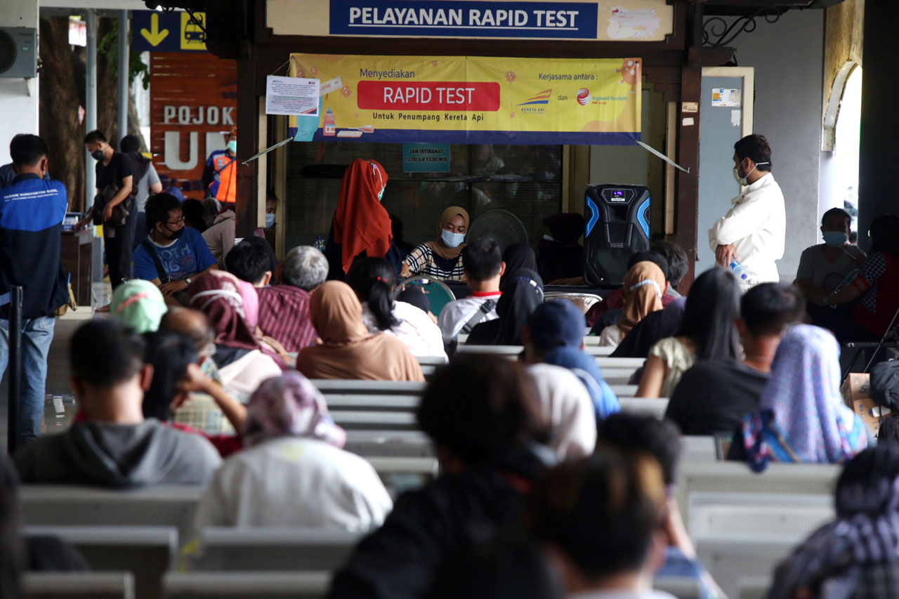 Jadi Syarat Naik Kereta...