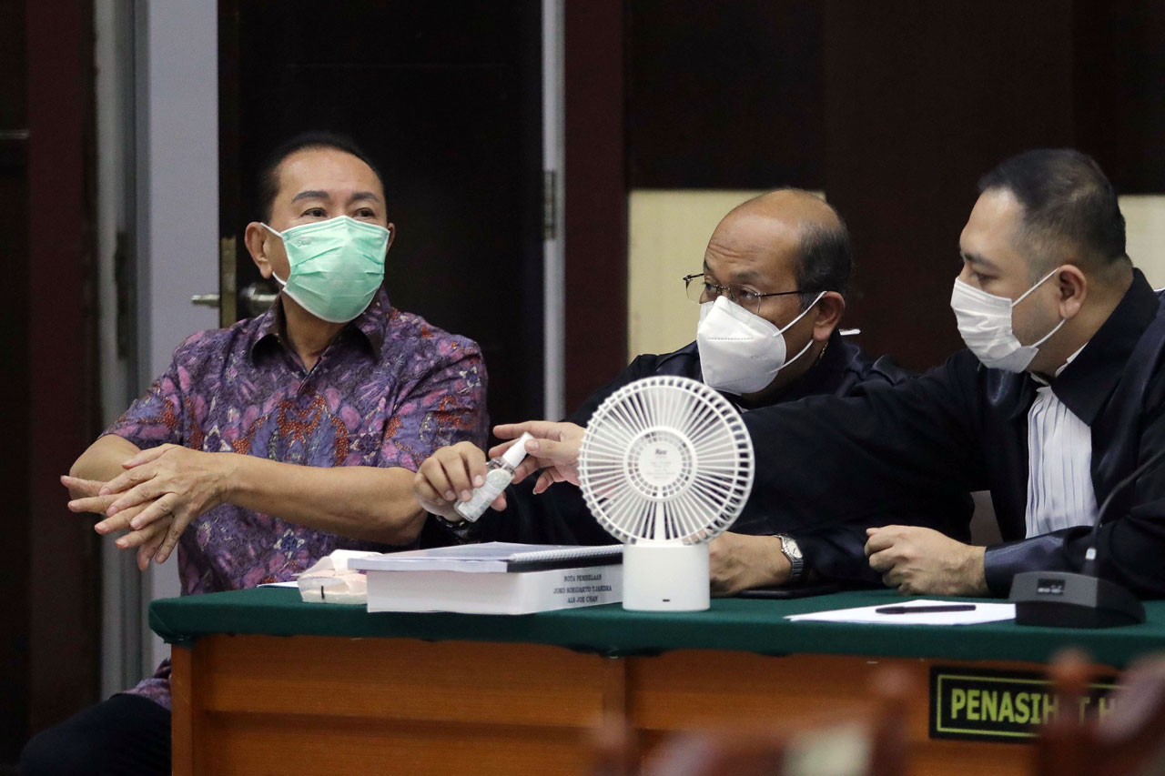Terbukti Menggunakan...
