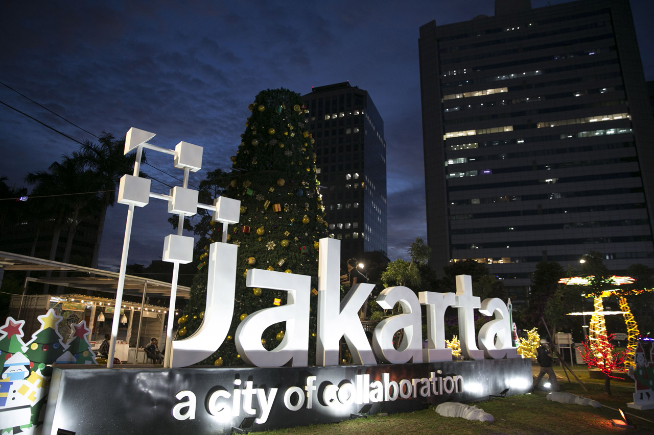Pohon Natal Raksasa...