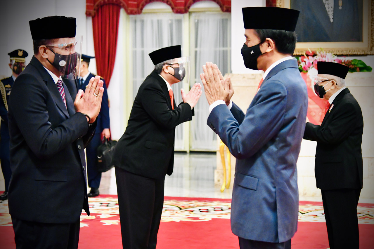 Presiden Jokowi Lantik...