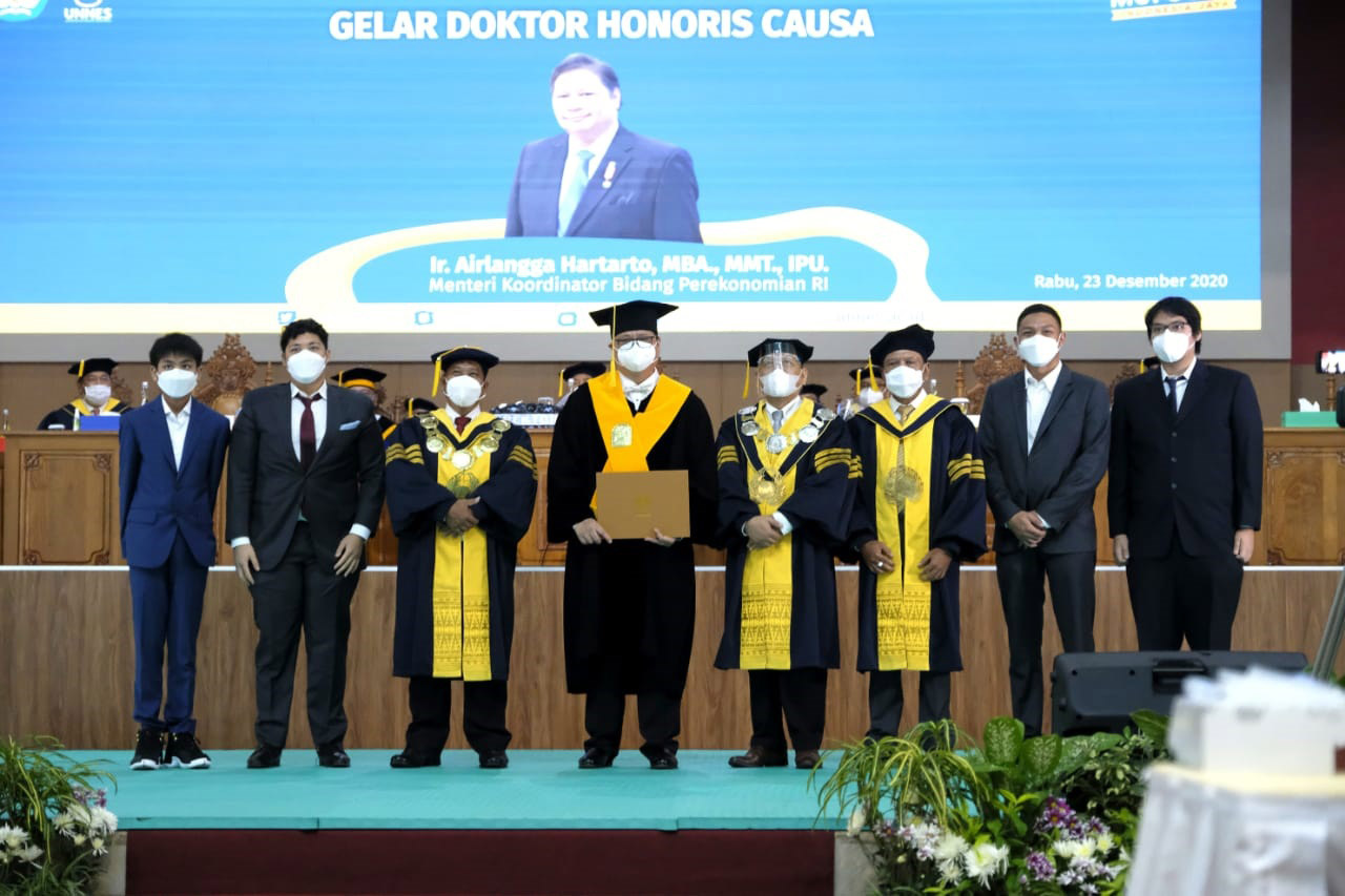 Menko Perekonomian Airlangga...