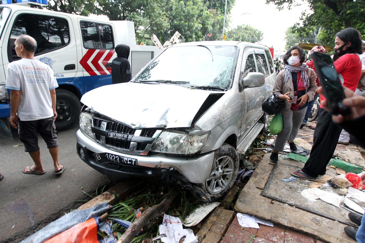 Penjual Gorengan Meregang...