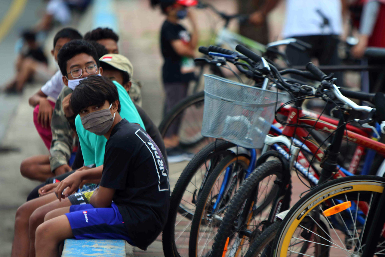 Murah Meriah, Warga...
