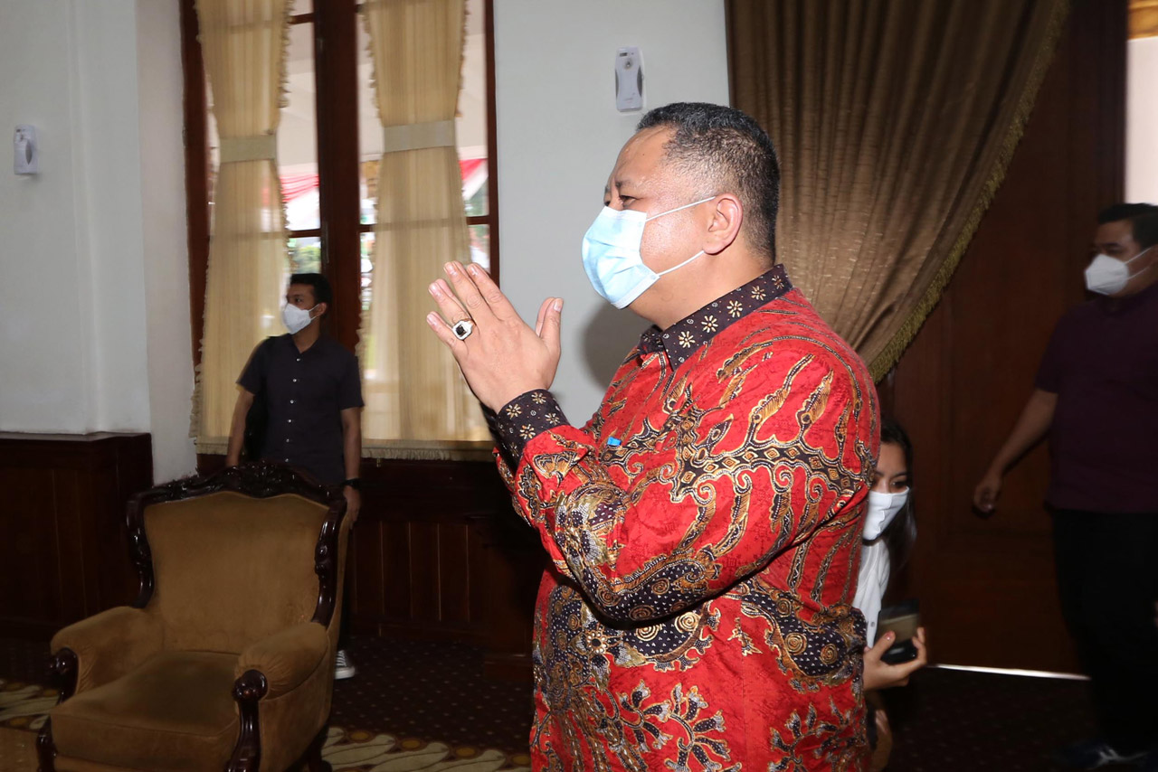 Plt Wali Kota Surabaya...