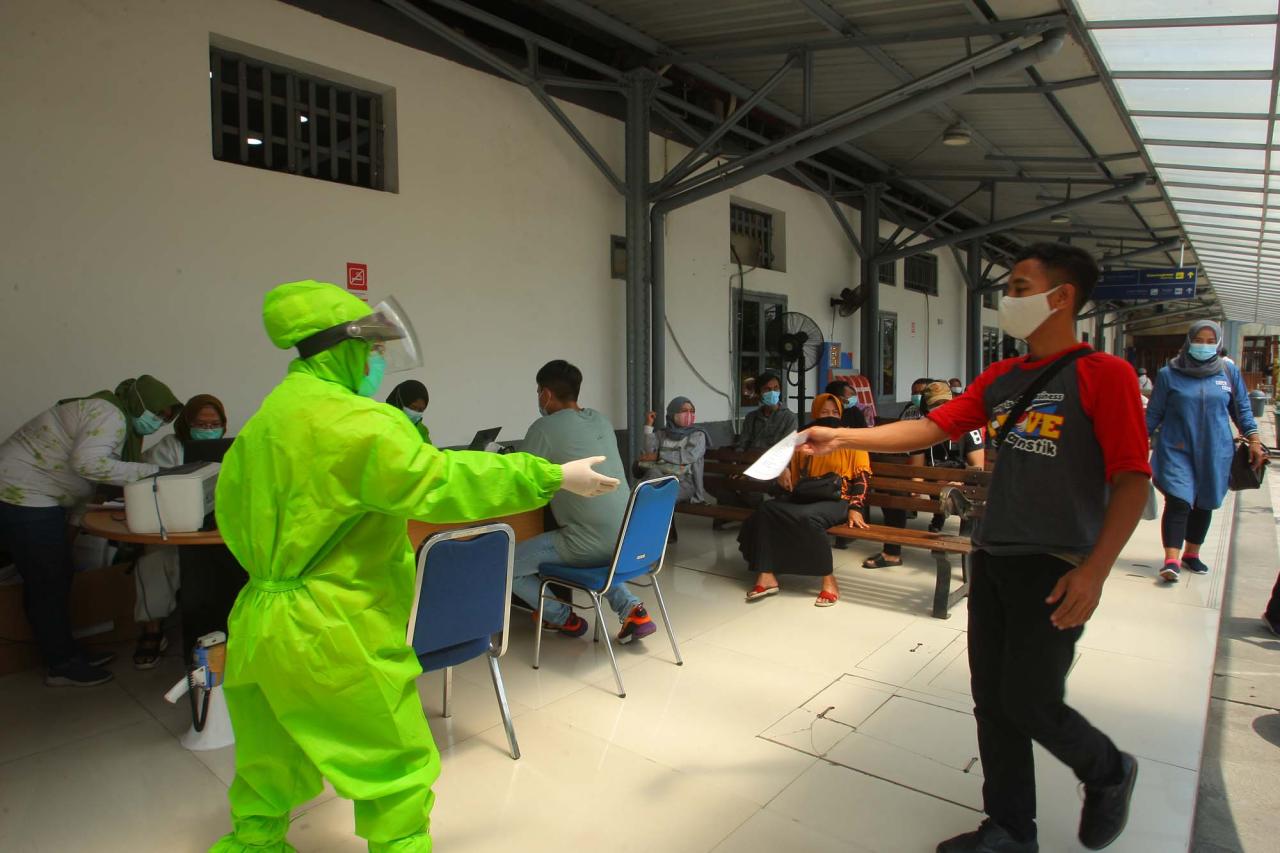 Stasiun Poncol Semarang...