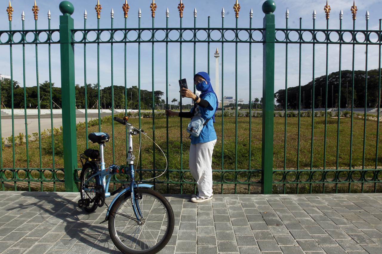 Monas Masih Ditutup...