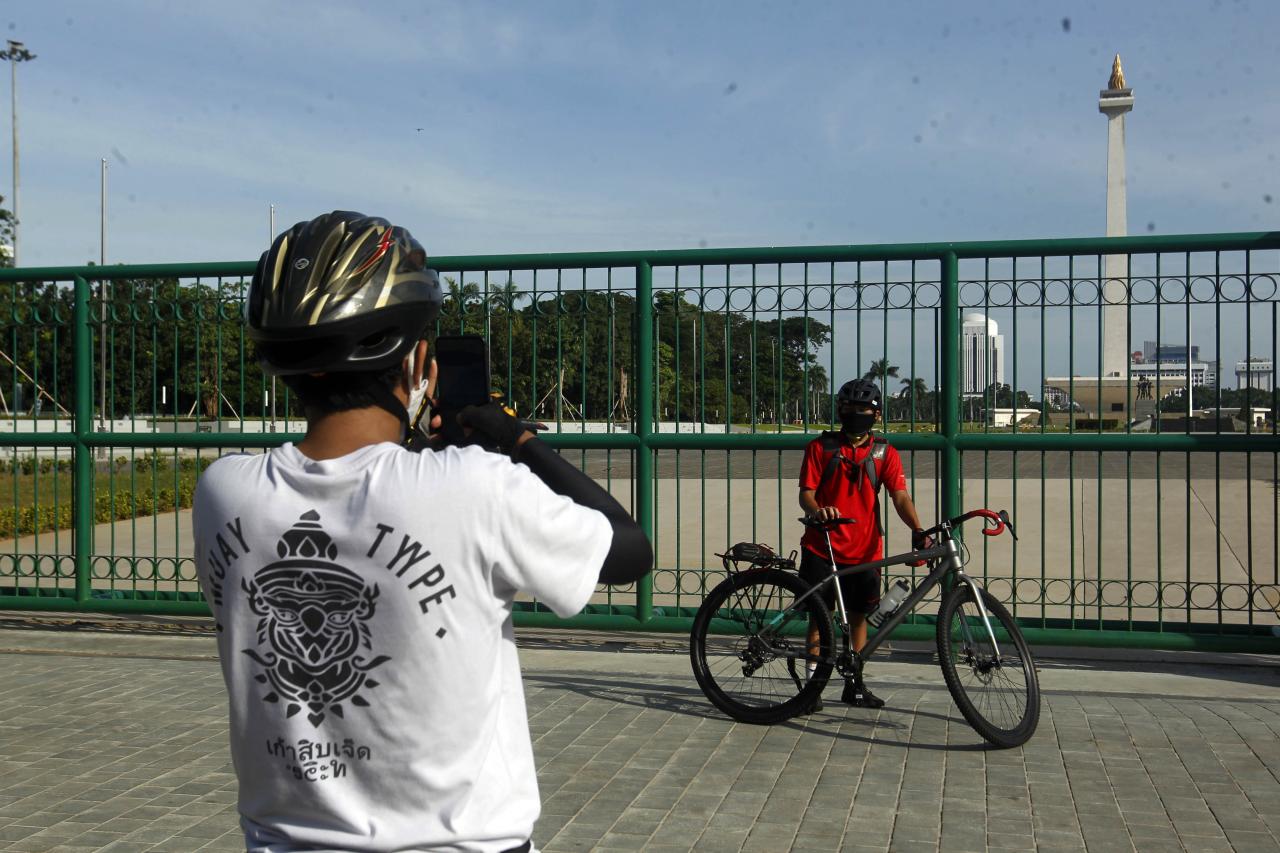 Monas Masih Ditutup...