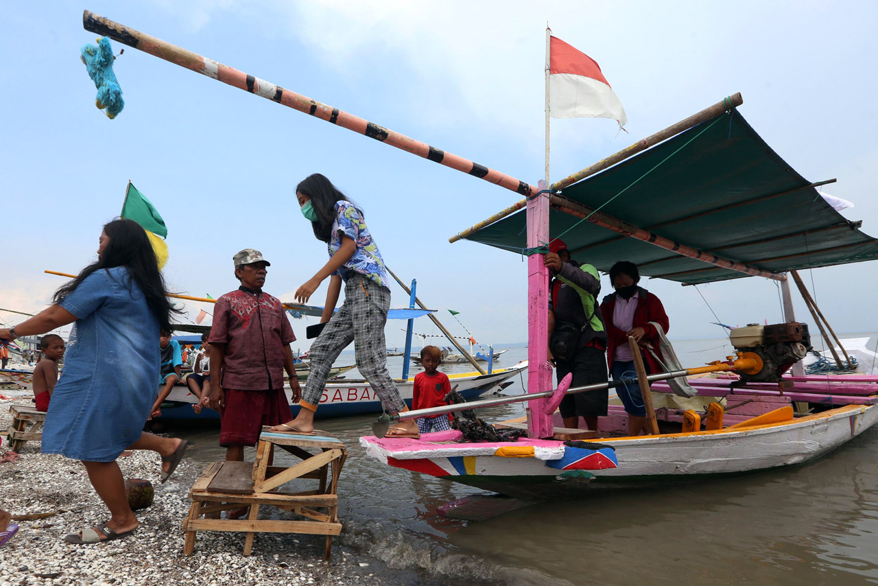Perahu Tradisional Jadi...