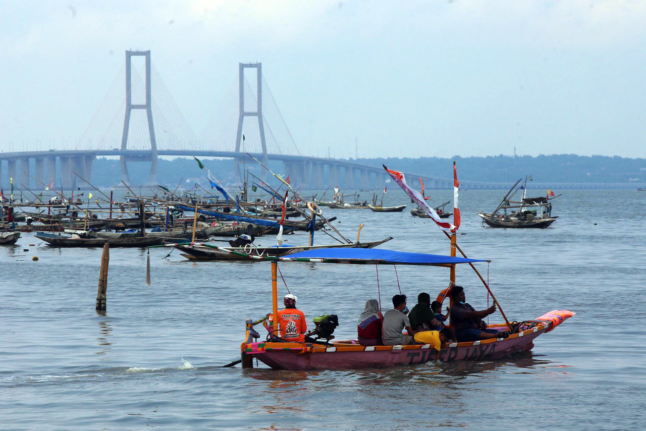 Perahu Tradisional Jadi...