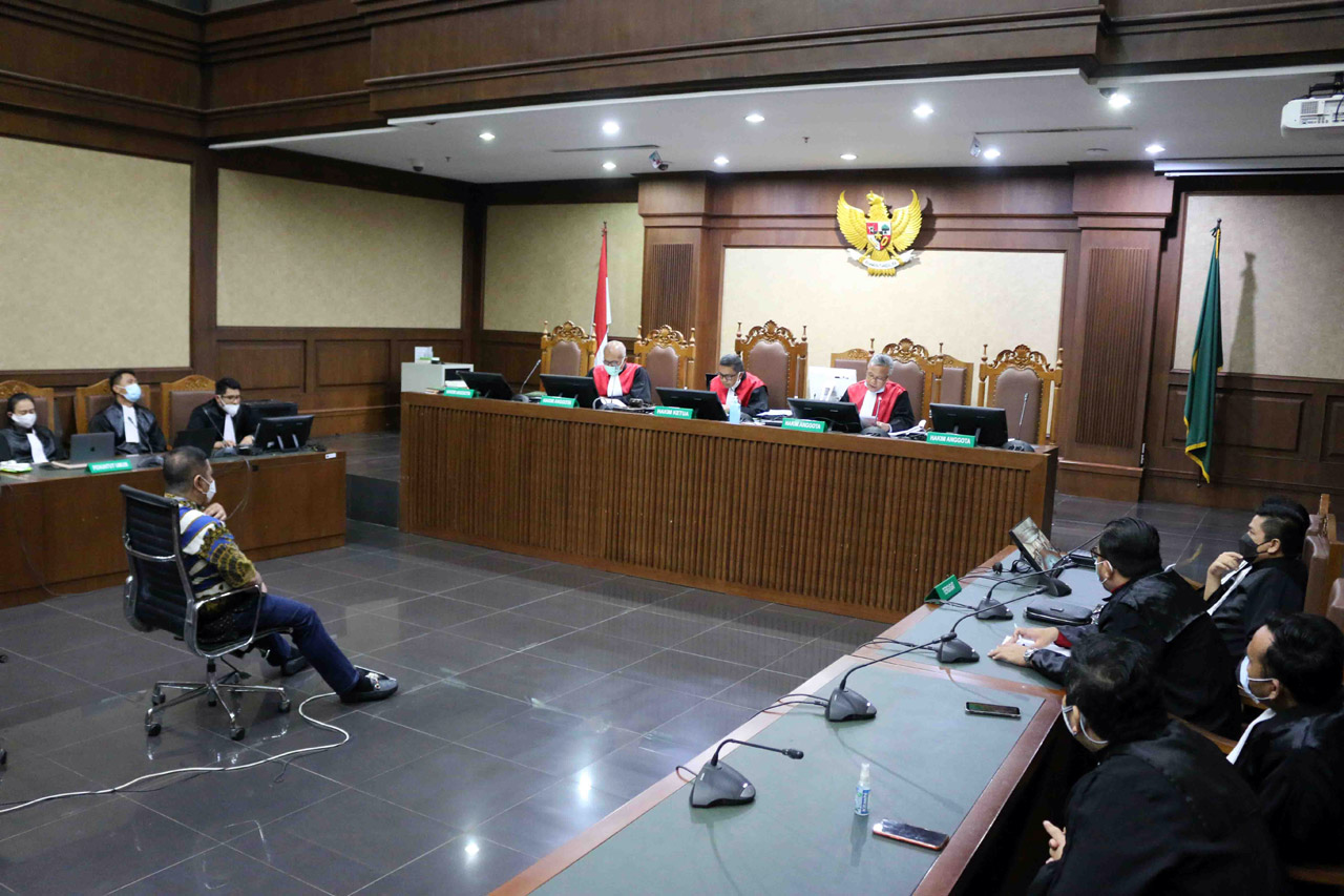 Terbukti Menyuap Irjen...