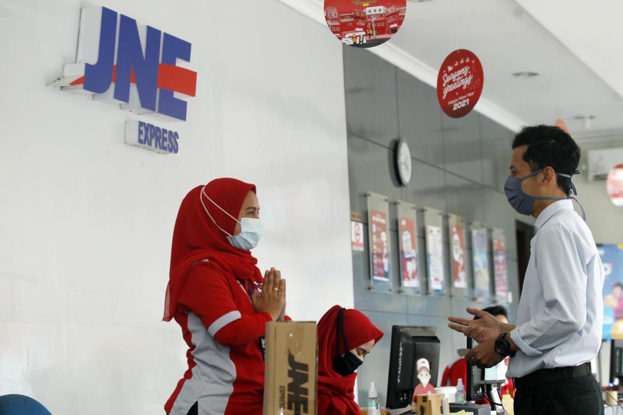 Penuhi Kebutuhan Pelanggan,...