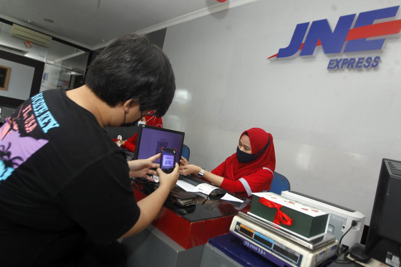 Penuhi Kebutuhan Pelanggan,...
