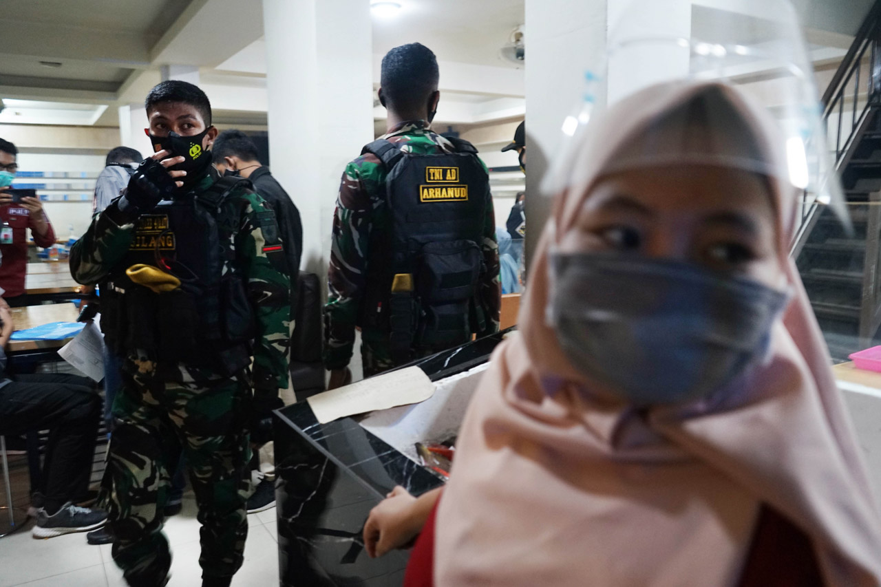 Aparat Gabungan Gelar...