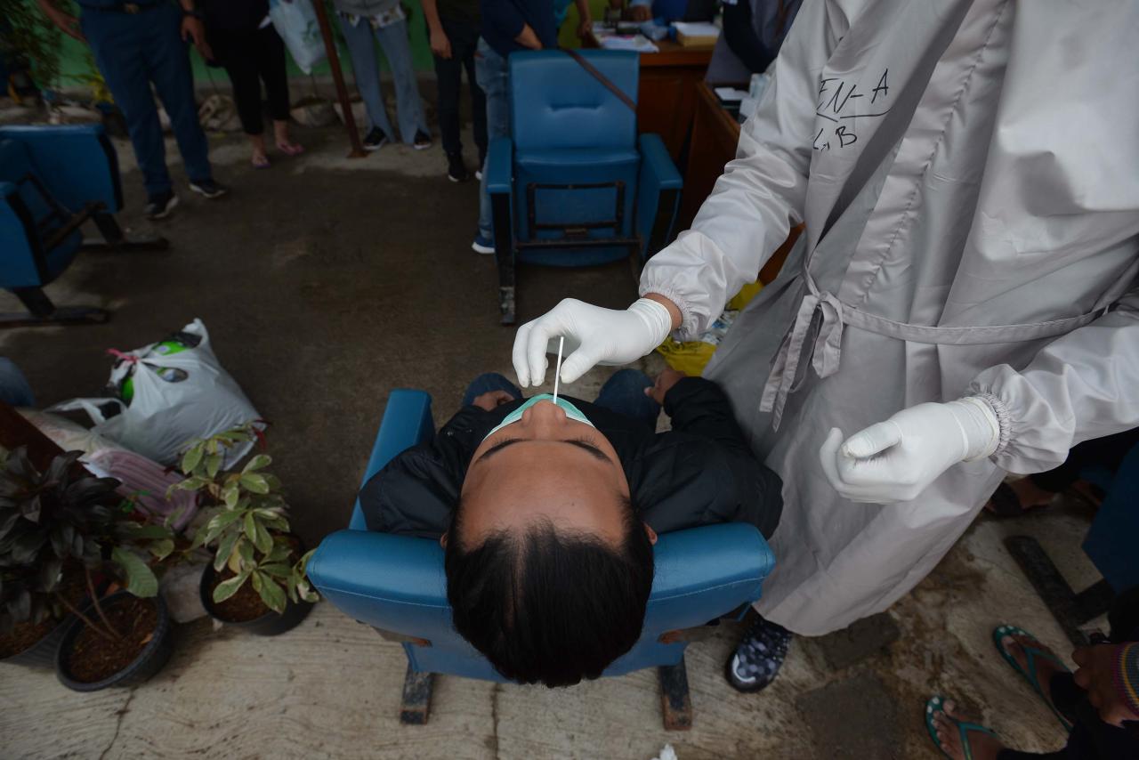 Rapid Test Antigen Bagi...