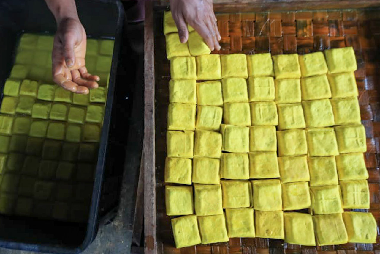 Perajin Tahu dan Tempe...