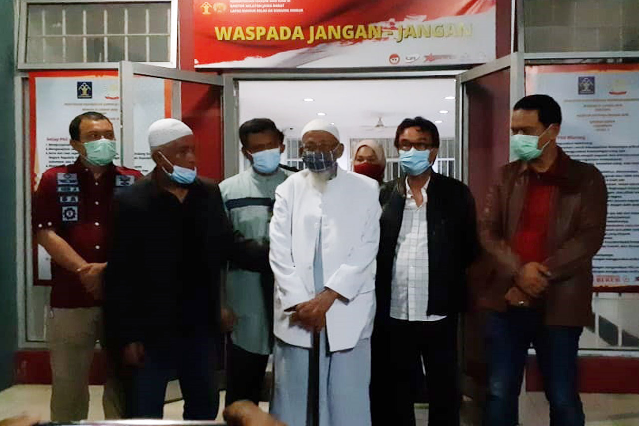 Bebas, Abu Bakar Baasyir...