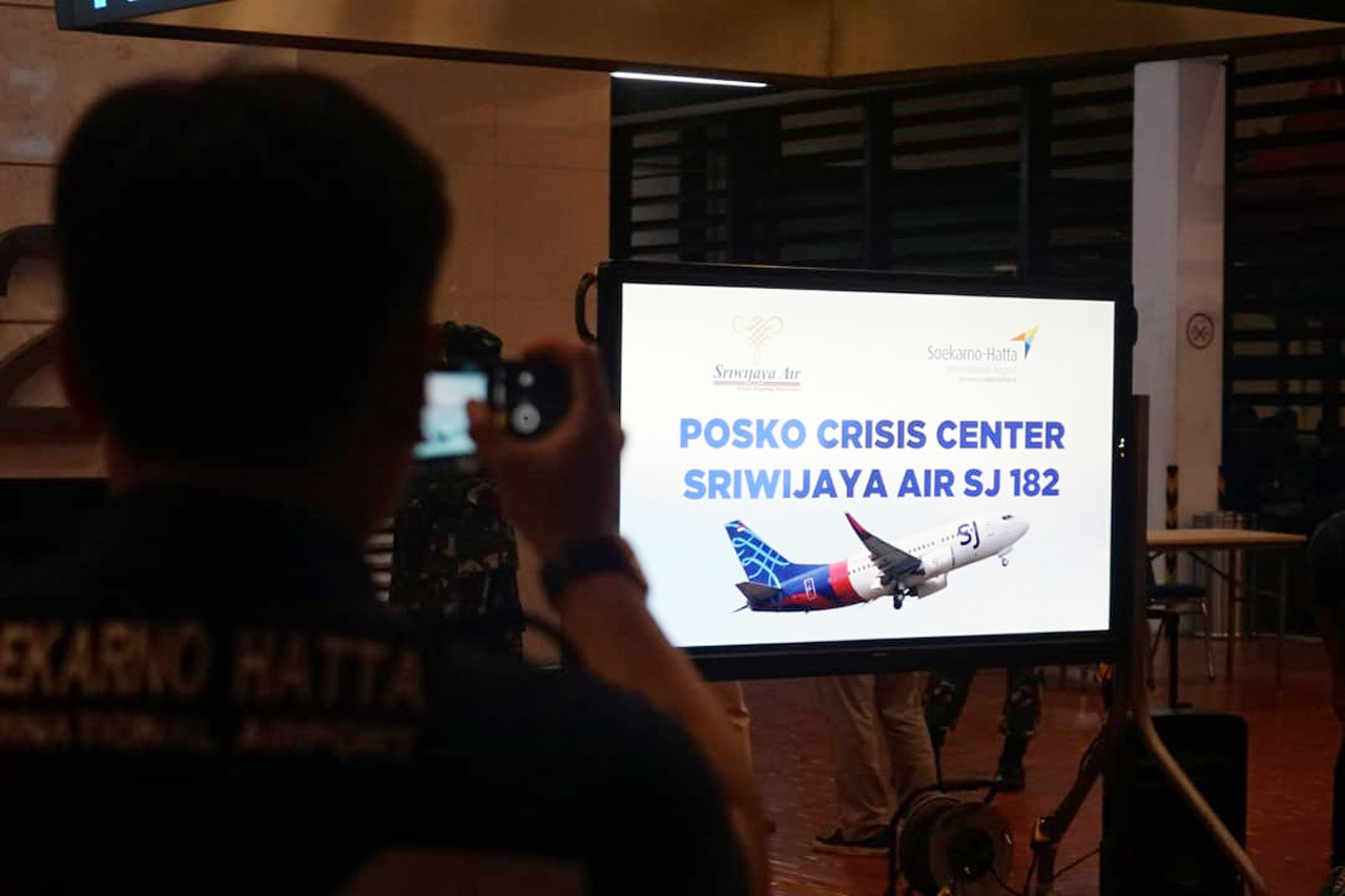 Sriwijaya Air Buka Posko...