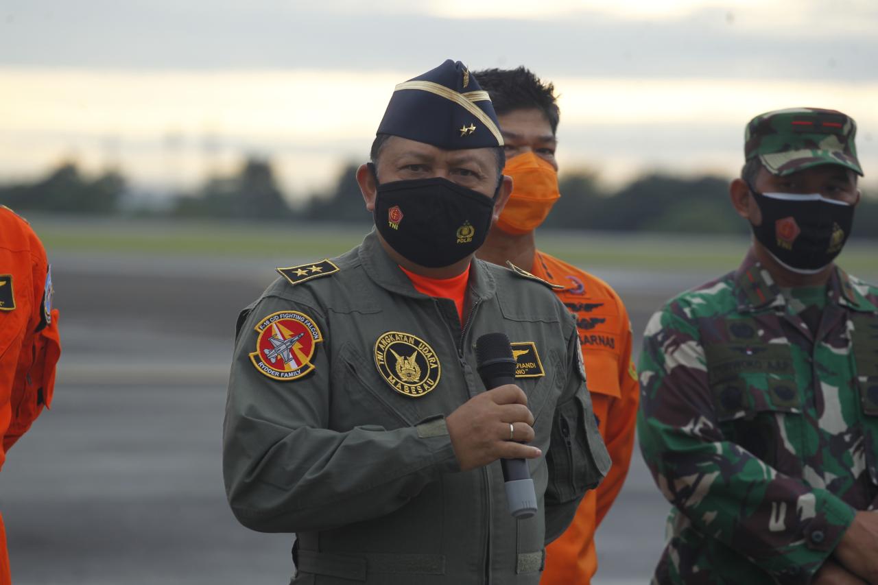 TNI AU Temukan Tumpahan...