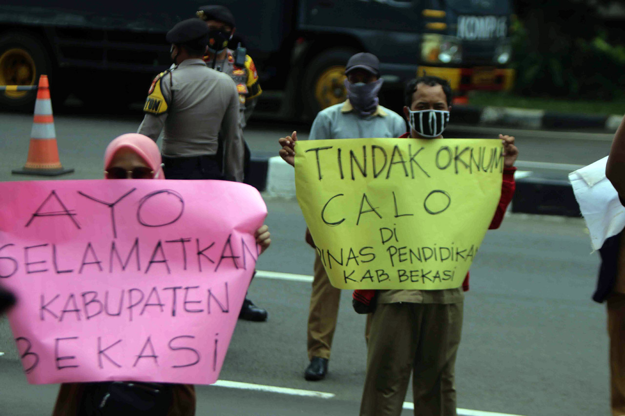Gelar Aksi Damai, Guru...