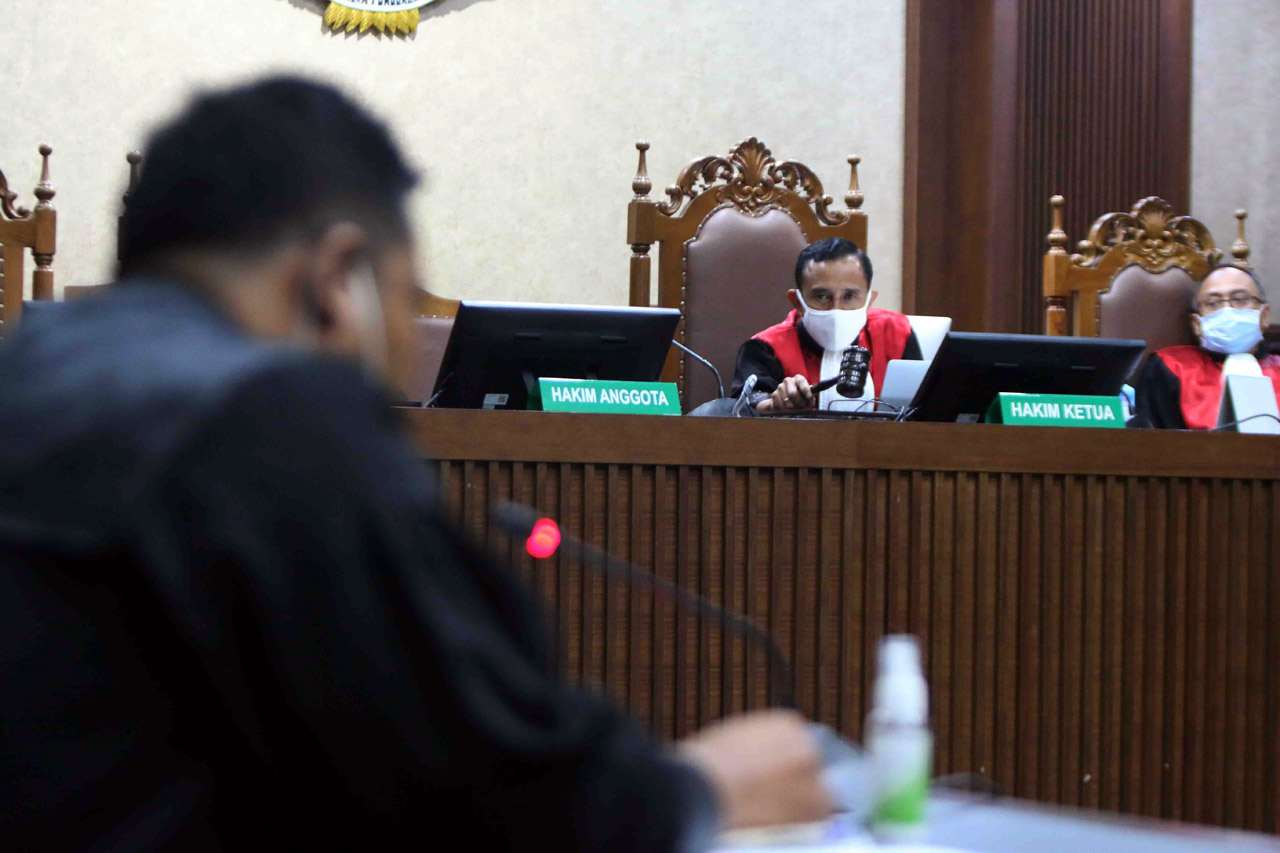 Jaksa Pinangki Dituntut...