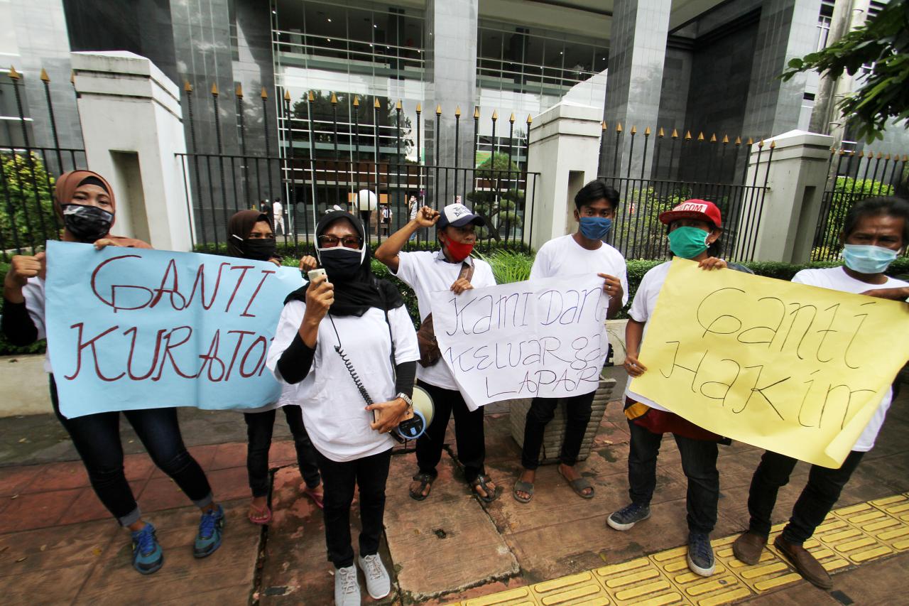 Aksi Tolak Pembekuan...