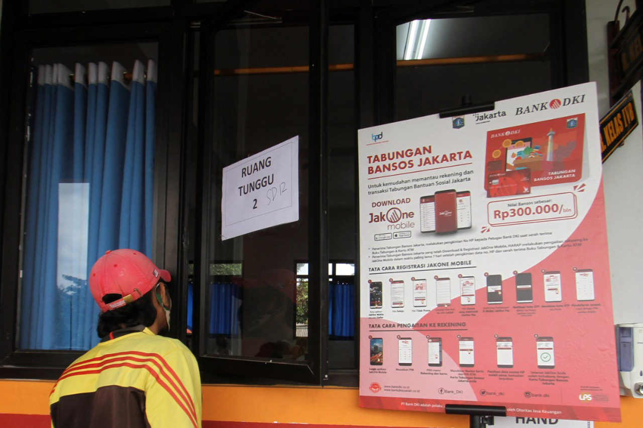 Warga Jakarta Mulai...