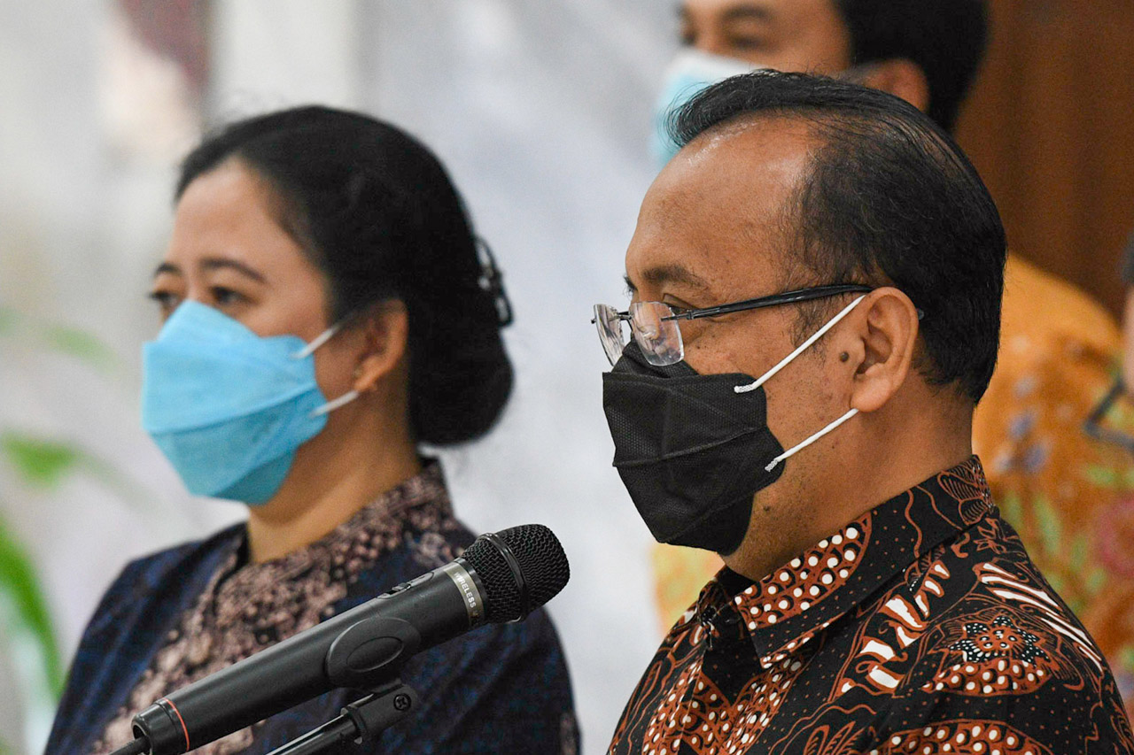 Presiden Jokowi Ajukan...