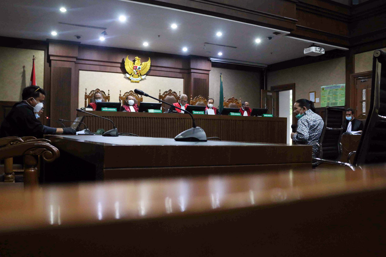 Pembobol BNI Maria Pauline...