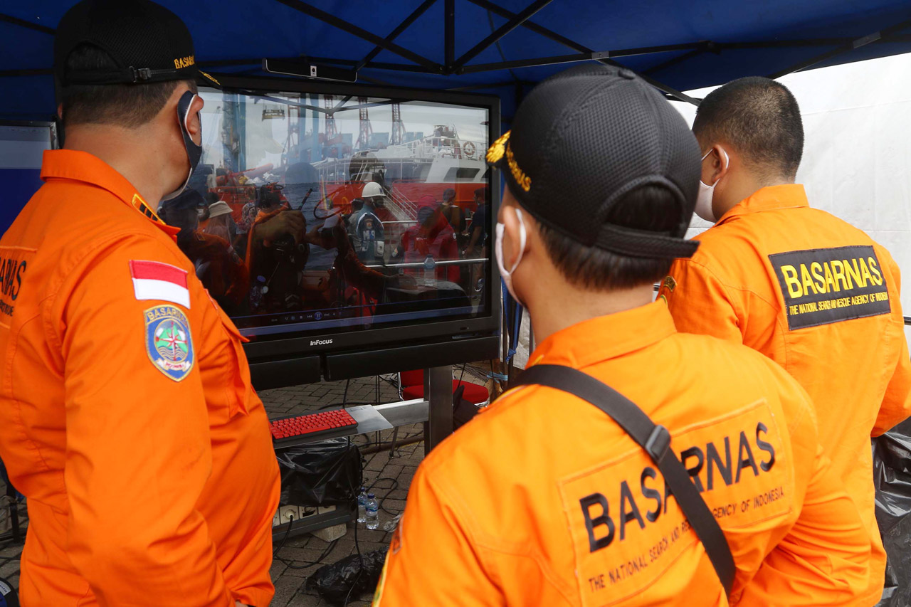 Basarnas Terus Lakukan...