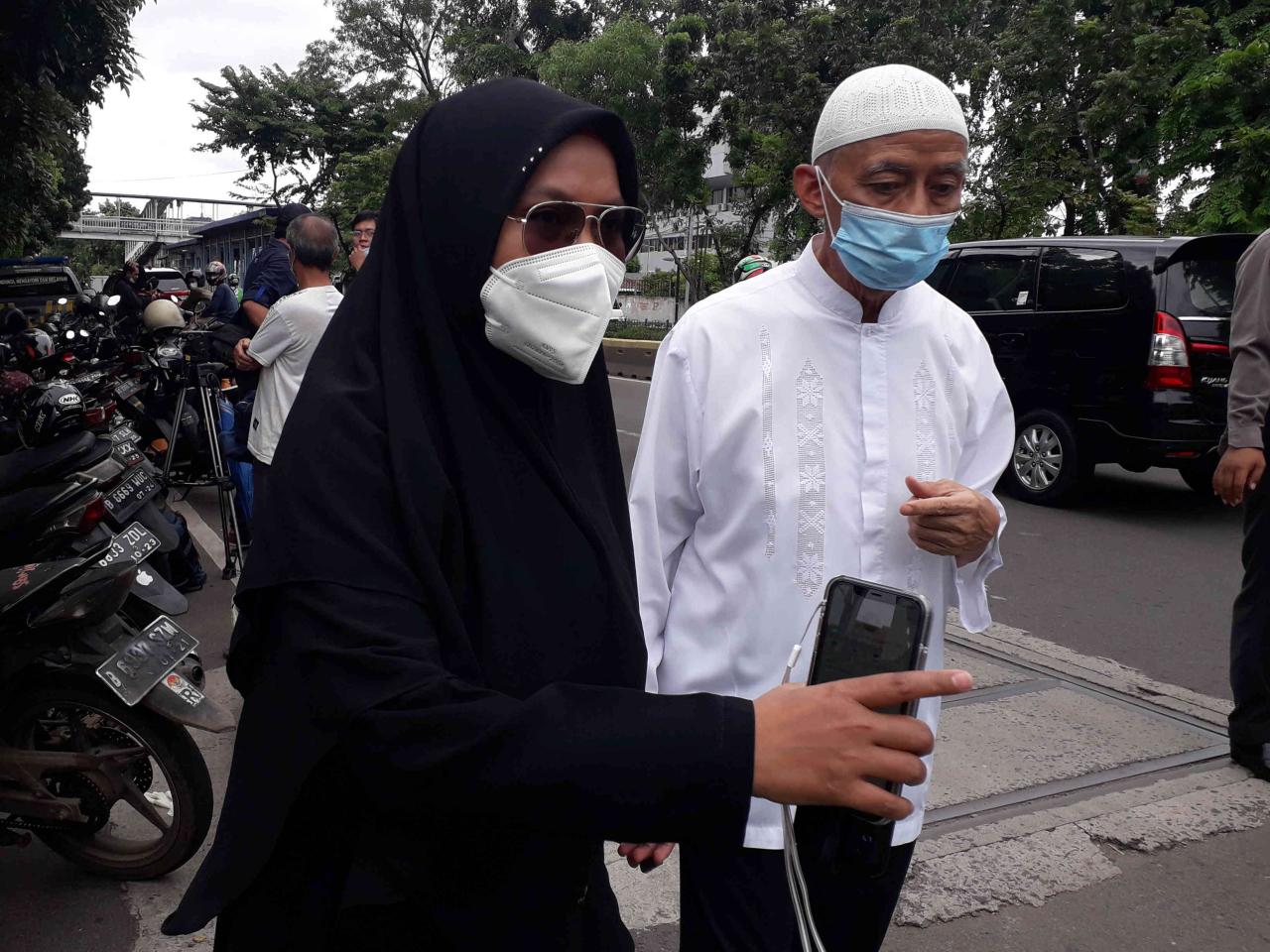 Terhalang Penjagaan...